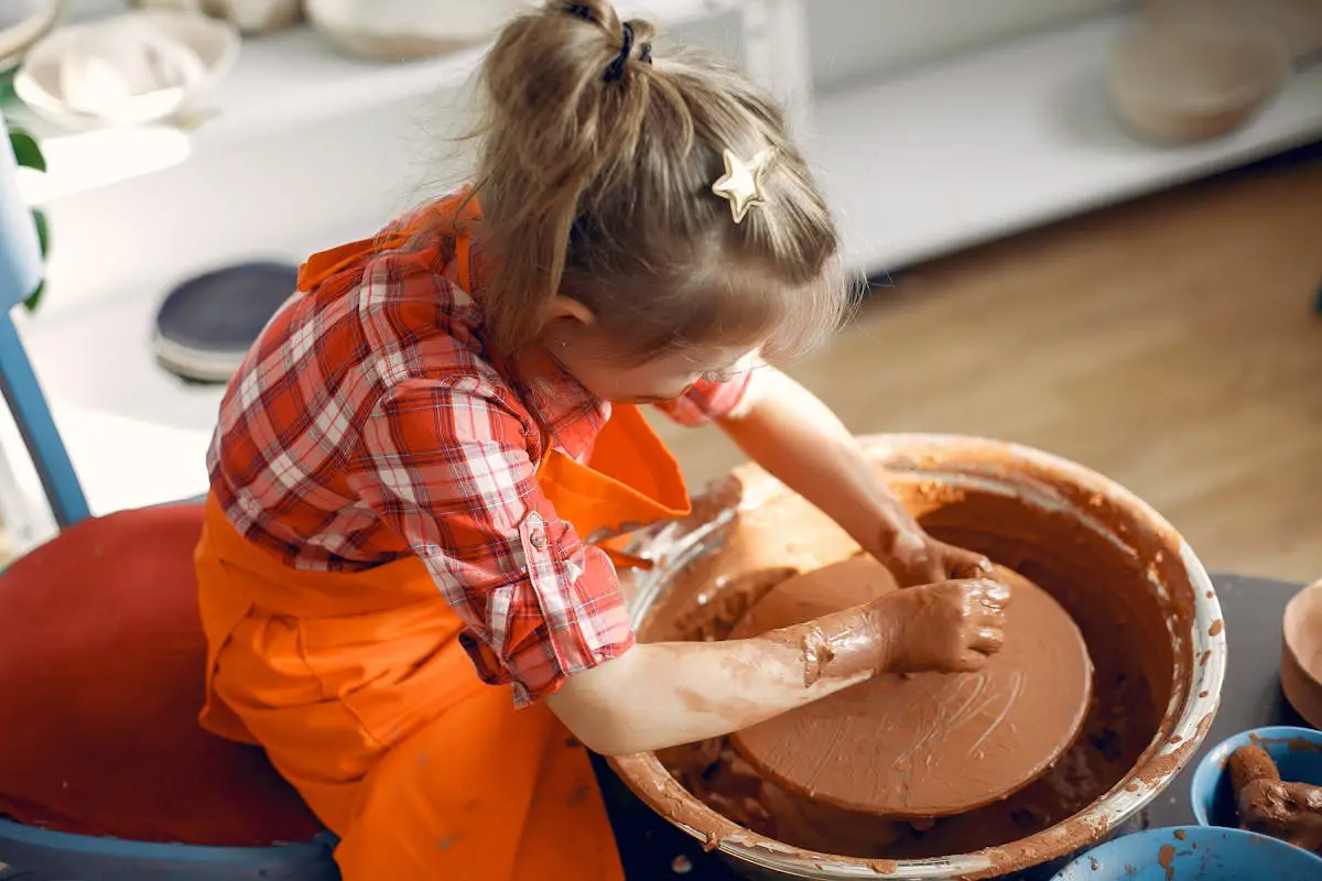 modelage argile 7-10 ans mjc sans souci